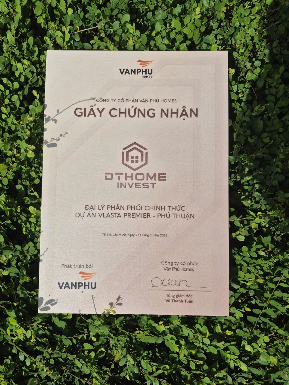Giấy chứng nhận DT Home Invest là đại lý phân phối chính thức dự án Vlasta Premier – Phú Thuận do Văn Phú Homes cấp.